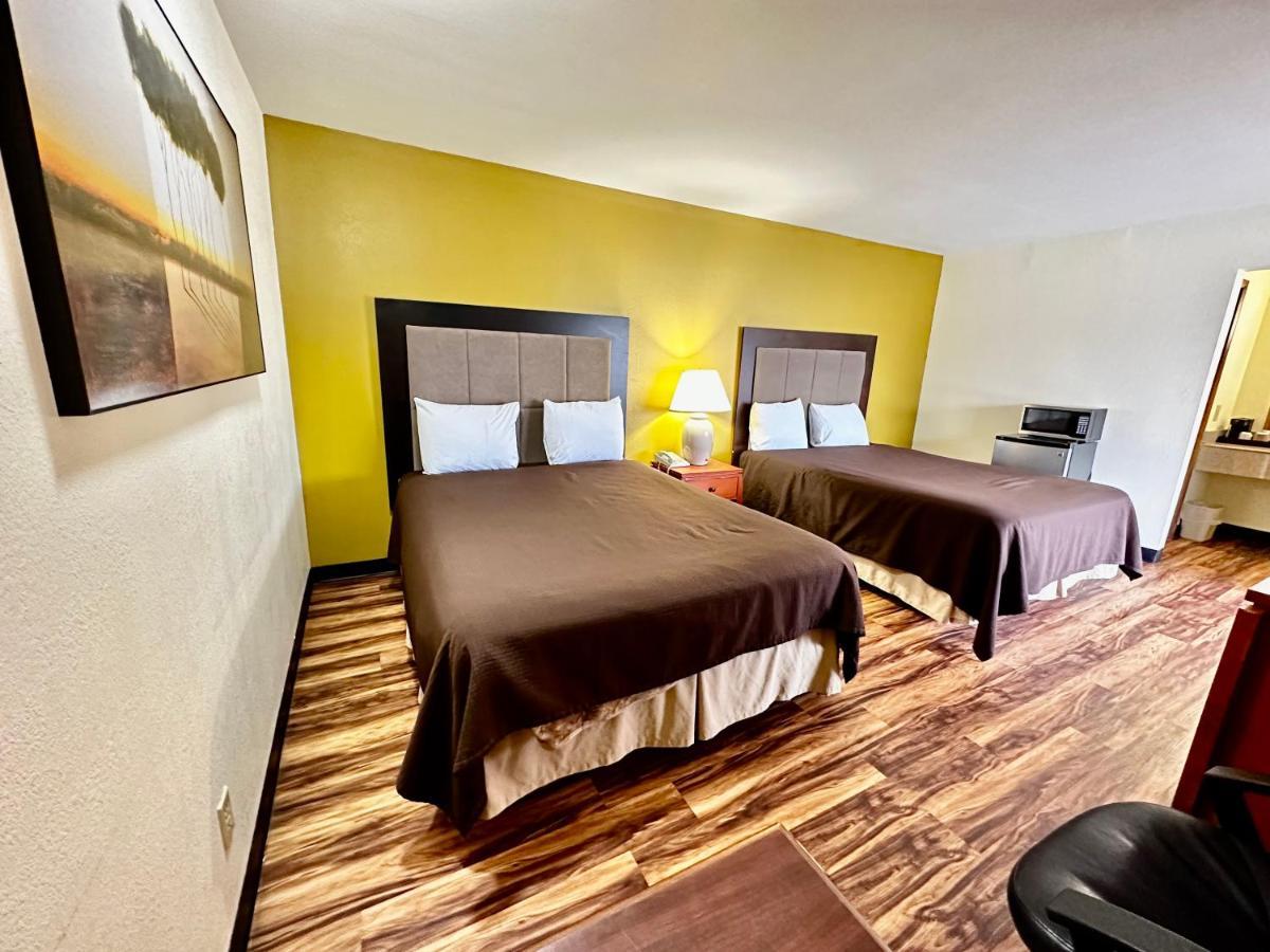 Regency Inn Iola Экстерьер фото