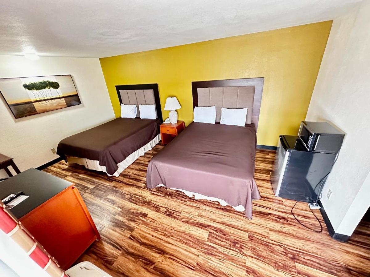 Regency Inn Iola Экстерьер фото