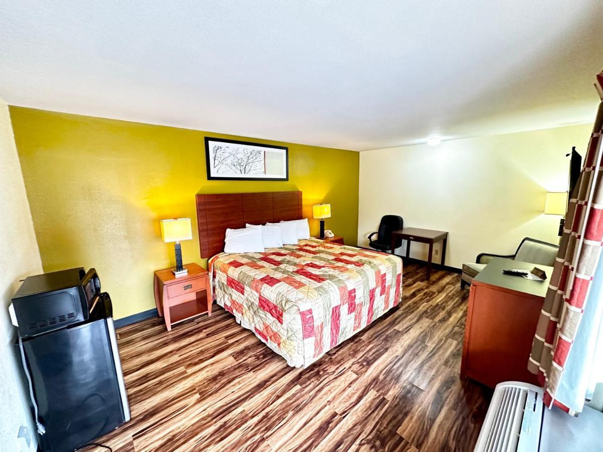 Regency Inn Iola Экстерьер фото