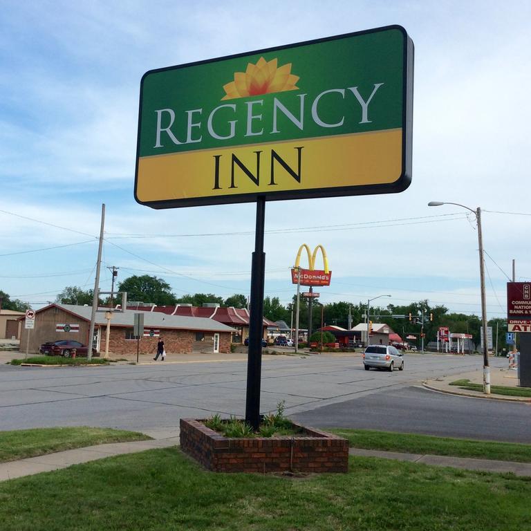 Regency Inn Iola Экстерьер фото